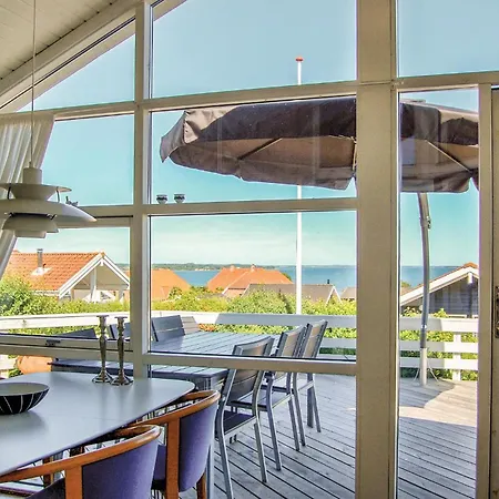 펜션 Beautiful Home In Sjolund With Sauna